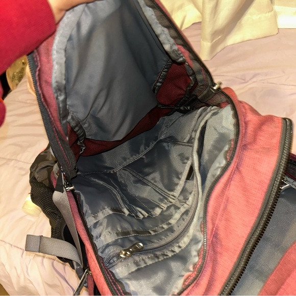 North face back pack - Picture 6 of 8